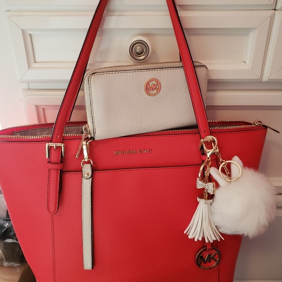 Sold - Picture 2 of 4